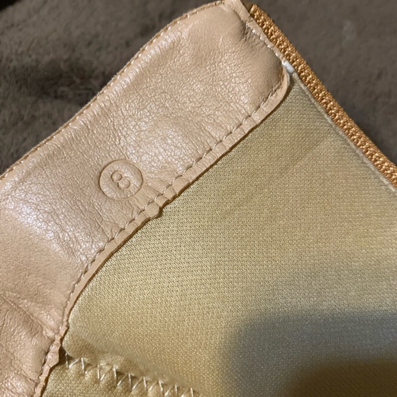 Brown Boots High to the knee with a inside zipper - Picture 6 of 7